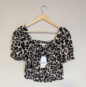 NWT Monteau LA Leopard Crop Top